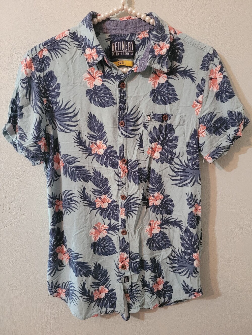 Refinary Authentic Co. Tropical Shirt Size Small!